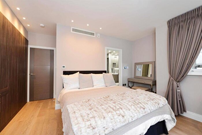 2 Bedroom Apartment To Rent In Lyndhurst Road, Hampstead, London, NW3