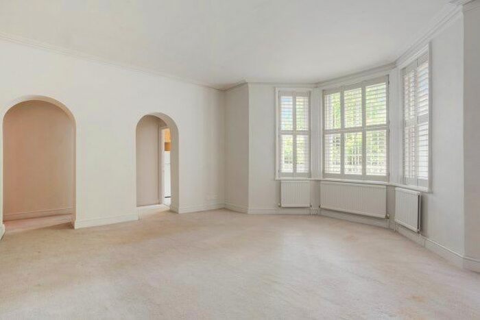 1 Bedroom Flat To Rent In Redcliffe Square, London, SW10