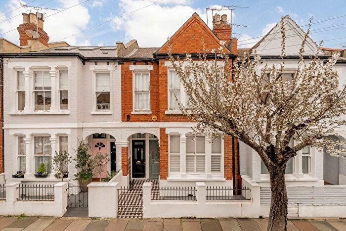 2 Bedroom Flat To Rent In Edenvale Street, Fulham, SW6