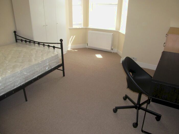 4 Bedroom Terraced House To Rent In Swainstone Road, Reading, RG2