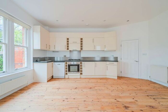 3 Bedroom Flat To Rent In Stanhope Road, Highgate, London, N6