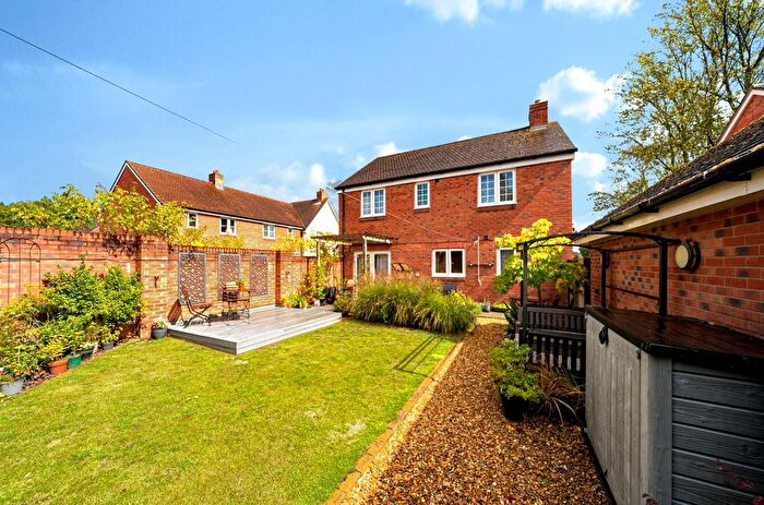 4 Bedroom Detached House For Sale In Farm Close, Calmore, Southampton, Hampshire, SO40