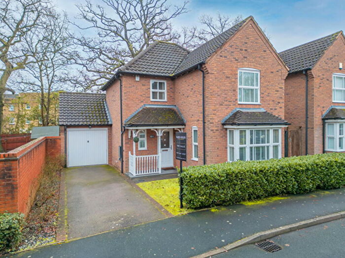 3 Bedroom Detached House For Sale In Meadow Pleck Lane, Shirley, Solihull, B90