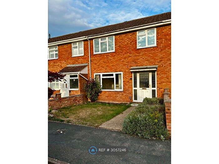 3 Bedroom Terraced House To Rent In Carey Close, Aylesbury, HP21