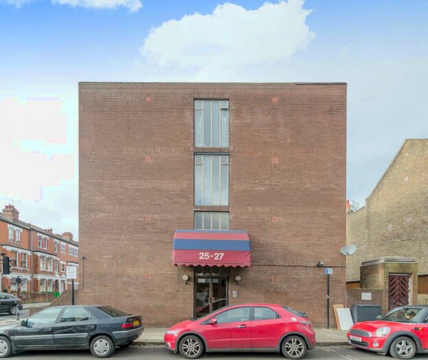 2 Bedroom Flat To Rent In Agincourt Road, Hampstead, London, NW3