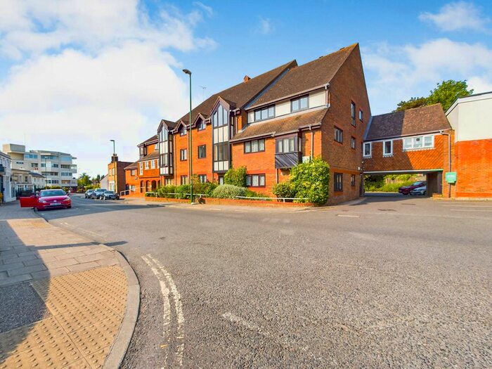 1 Bedroom Property To Rent In Jasmine Court, Horsham, RH12