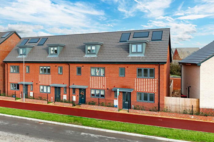 4 Bedroom End Of Terrace House To Rent In Barrosa Way, Whitehouse, Milton Keynes, MK8