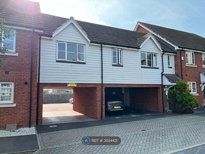 2 Bedroom Flat To Rent In Chancel Drive, Wainscott, Rochester, ME3