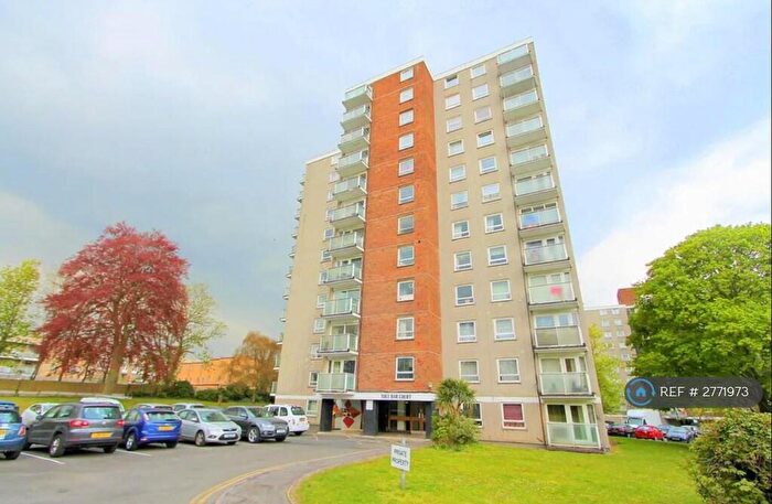 2 Bedroom Flat To Rent In Basinghall Gardens, Sutton, SM2