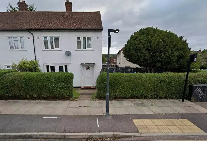 3 Bedroom Semi Detached House For Sale In Whittlesea Road, Harrow Weald, HA3