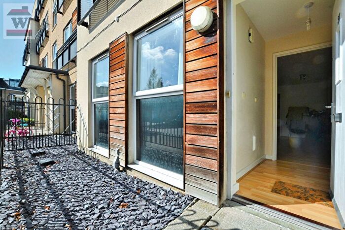 2 Bedroom Flat To Rent In Lanadron Close, Isleworth, TW7