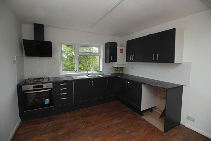 1 Bedroom Apartment To Rent In Hungerford Avenue, Slough, Berkshire, SL2