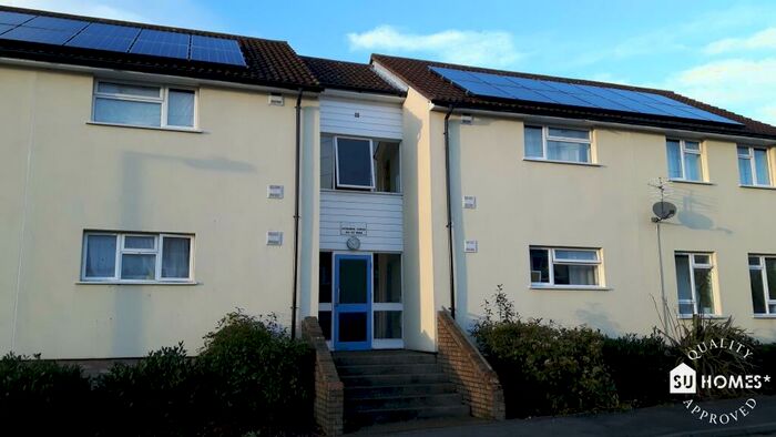 3 Bedroom Flat To Rent In Titania Close, Colchester, Essex, CO4