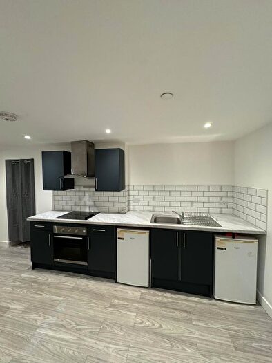 1 Bedroom Flat To Rent In Windsor Road, Neath, SA11