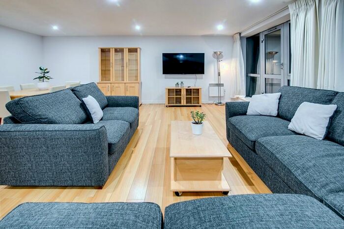 3 Bedroom Apartment To Rent In The Quartz, Hall Street, B18