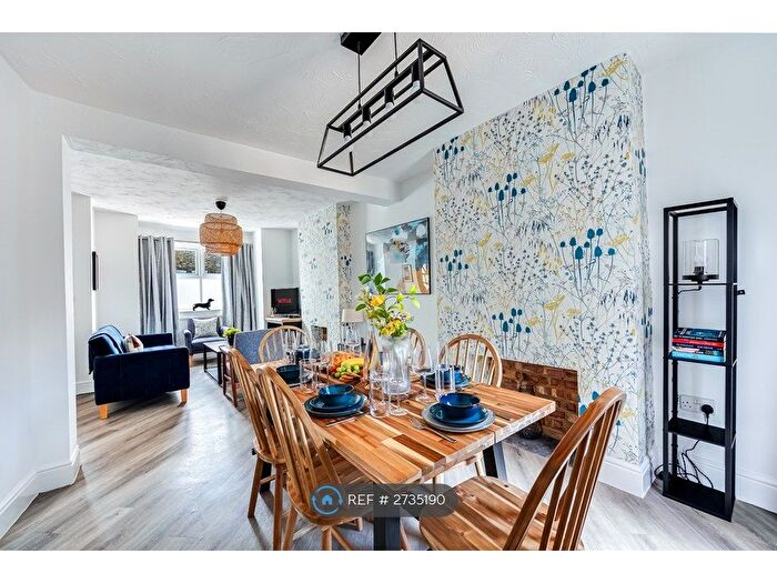 3 Bedroom Semi Detached House To Rent In Thornton Street, Kempston, Bedford, MK42