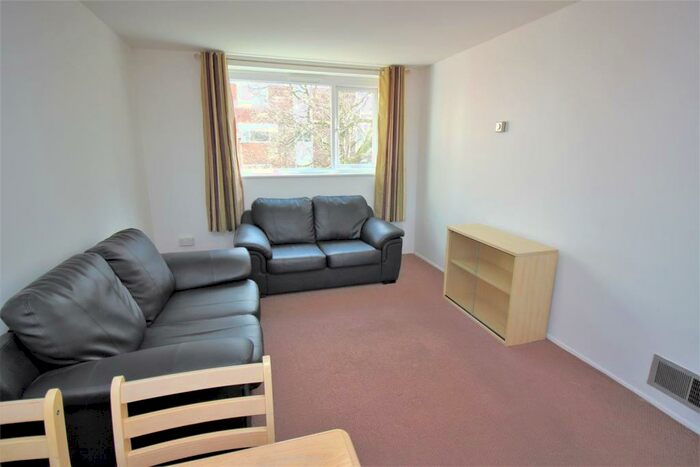 1 Bedroom Flat To Rent In Buckingham Place Apartments, Buckingham Street, L5