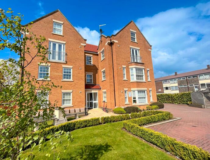 2 Bedroom Apartment To Rent In Cliftonville Road, Northampton, NN1