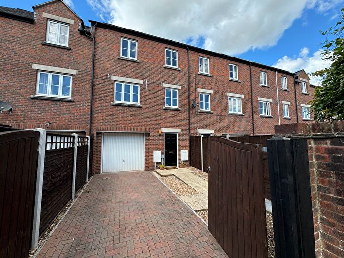 4 Bedroom Property To Rent In Geoffrey Farrant Walk, Taunton, TA1