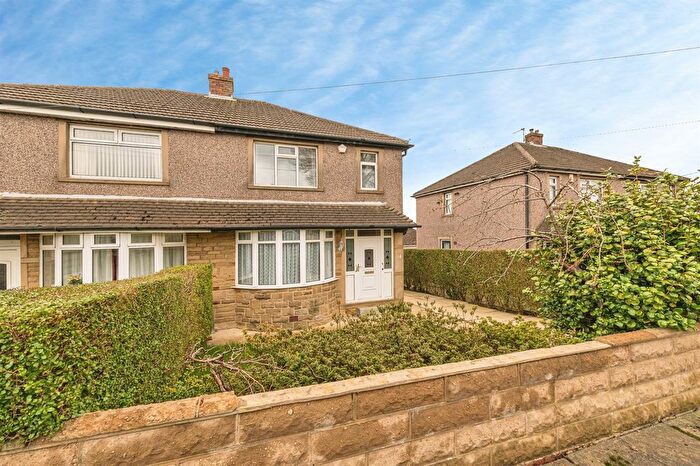 3 Bedroom Semi Detached House For Sale In Brearcliffe Drive, Bradford, BD6