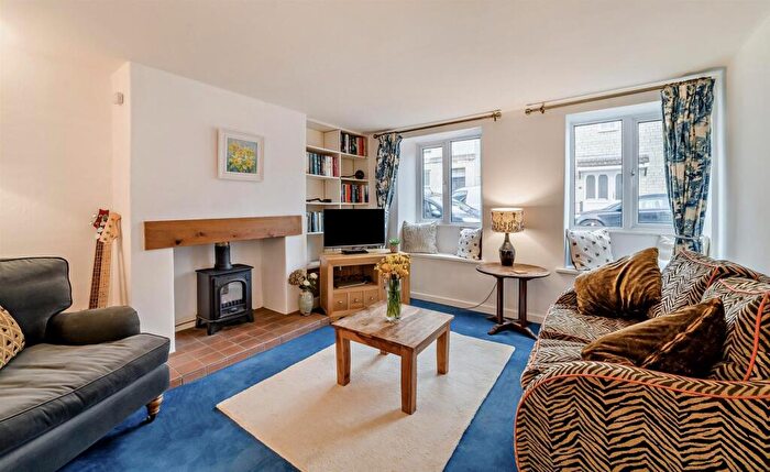 3 Bedroom Town House For Sale In Cirencester Town, GL7