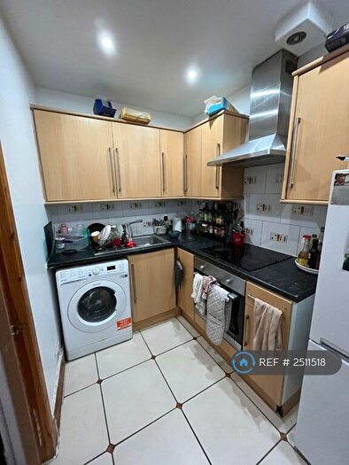 4 Bedroom Flat To Rent In Queen Margaret Drive - Hmo, Glasgow, G20