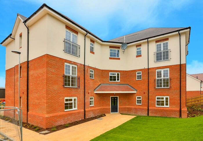 2 Bedroom Flat To Rent In Millstone Way, Harpenden, Hertfordshire, AL5