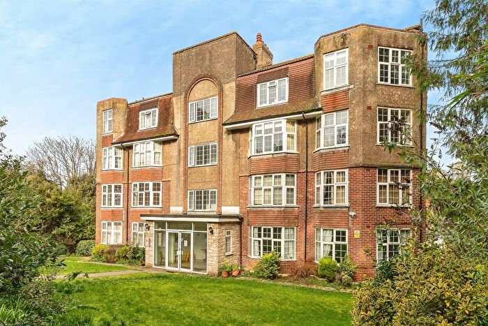 3 Bedroom Flat For Sale In Vale Road, Bournemouth, BH1