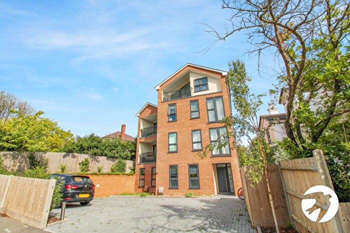 1 Bedroom Penthouse To Rent In Lawrie Park Crescent, Sydenham, London, SE26