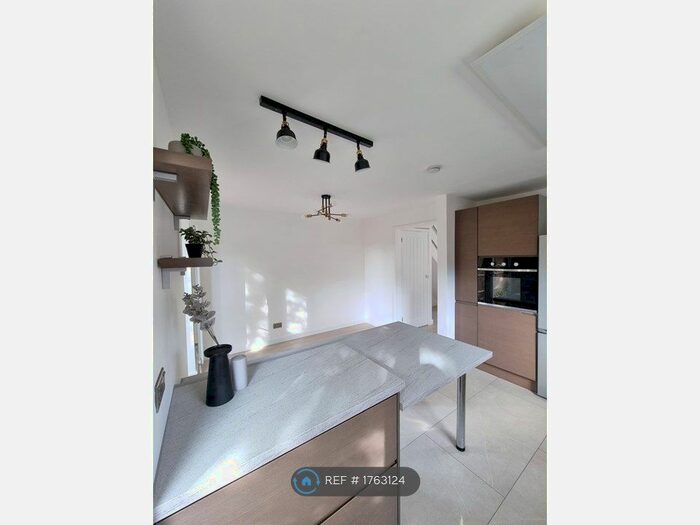 3 Bedroom End Of Terrace House To Rent In Chilcombe Way, Lower Earley, Reading, RG6