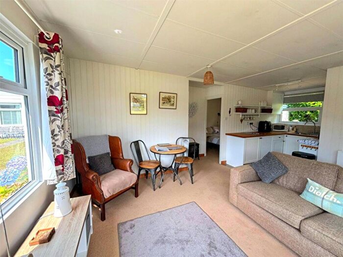 2 Bedroom Semi-Detached House For Sale In The Woodlands, Cuffern, Pembrokeshire, SA62