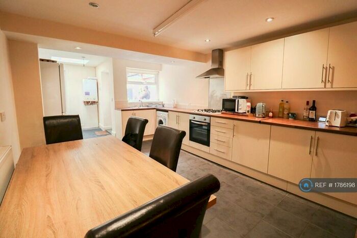 4 Bedroom Terraced House To Rent In Cecilia Road, Leicester, LE2