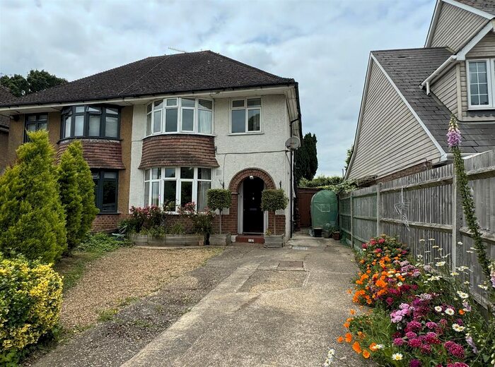 3 Bedroom Semi-Detached House To Rent In Hadlow Road, Tonbridge, TN10