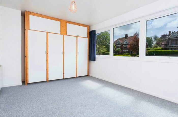 1 Bedroom Flat For Sale In Eleanor Close, Lewes, BN7