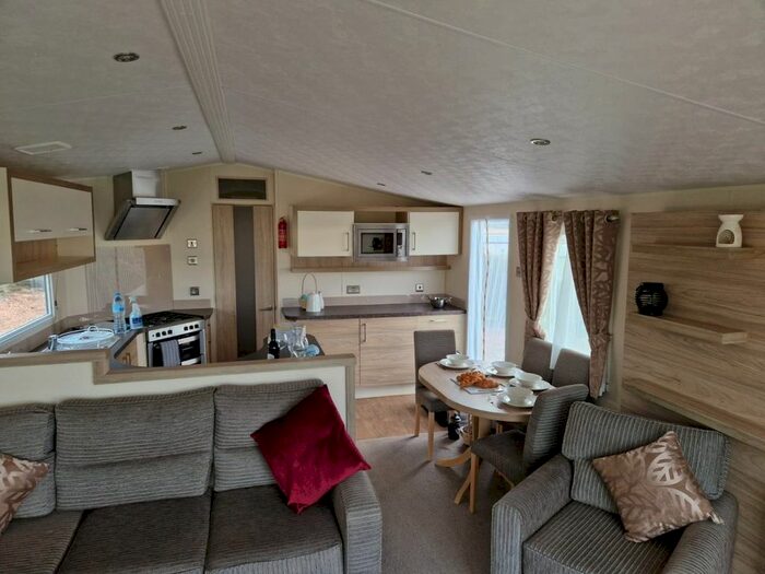 2 Bedroom Mobile/park Home For Sale In Leven, KY8