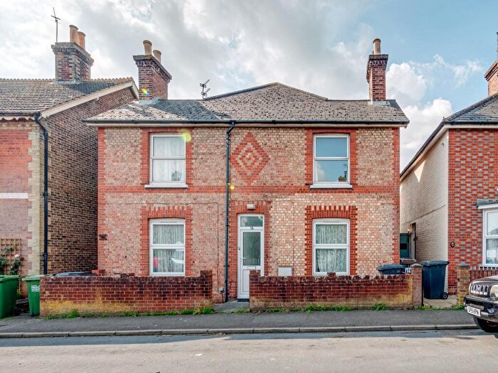 2 Bedroom Flat To Rent In Upper Flat, Garfield Road, Hailsham, BN27