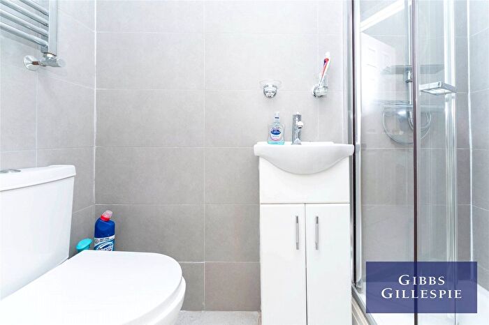 5 Bedroom Semi-detached House To Rent In Uneeda Drive, Greenford, UB6