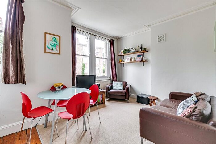 3 Bedroom Flat To Rent In Lofting Road, Islington Central, N1
