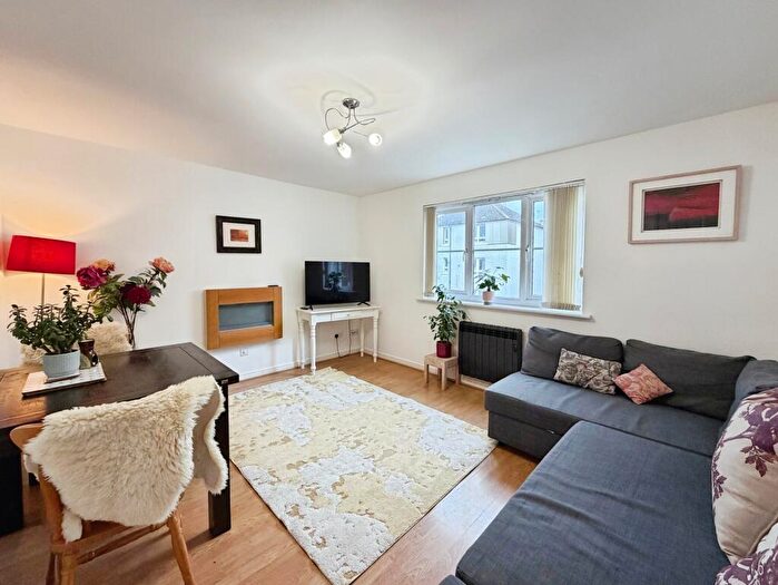 2 Bedroom Flat For Sale In Tullis Street, Glasgow, G40