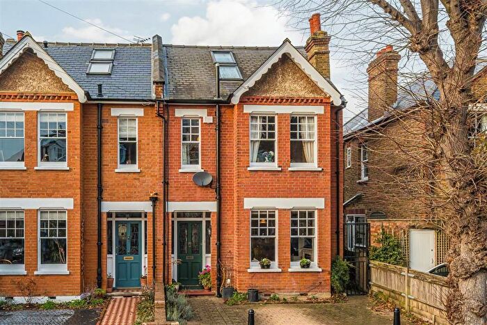4 Bedroom Semi Detached House For Sale In Teddington Park, Teddington, TW11