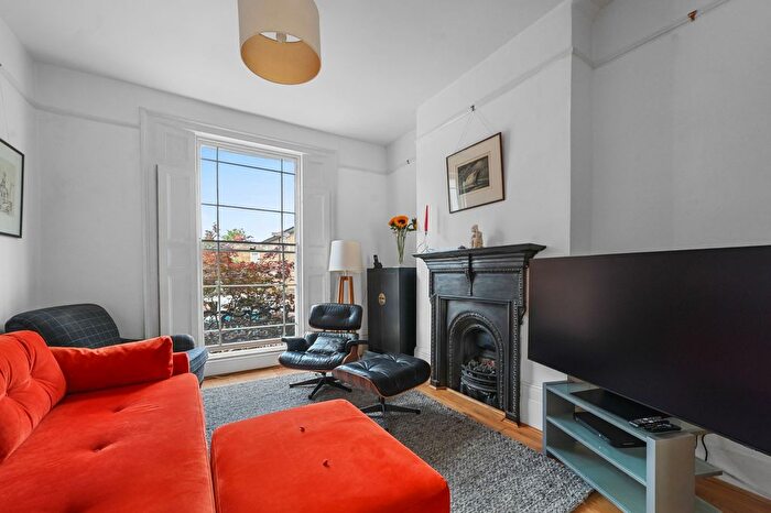3 Bedroom Terraced House For Sale In Albion Drive, London, E8
