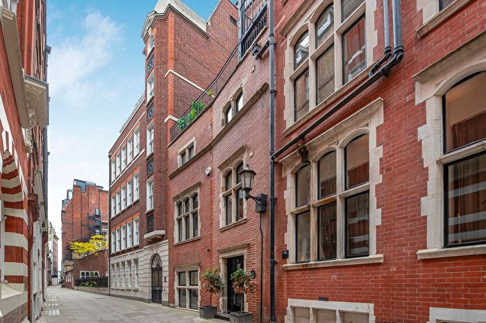 3 Bedroom Terraced House For Sale In Lewisham Street, London, SW1H