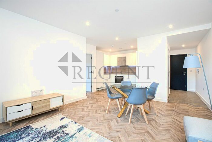 1 Bedroom Flat To Rent In River Apartments, Gillender Street, E3