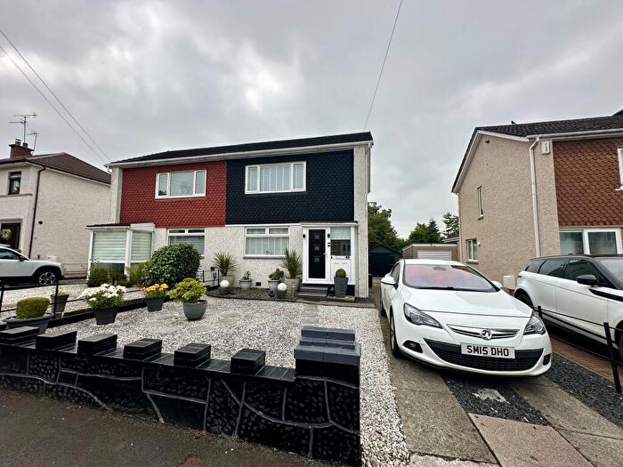 2 Bedroom Semi-Detached House For Sale In Broompark Drive, Inchinnan, Renfrewshire, PA4