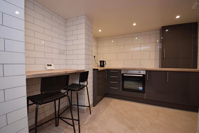 2 Bedroom Terraced House To Rent In Vicarage Street, Leeds, West Yorkshire, LS5