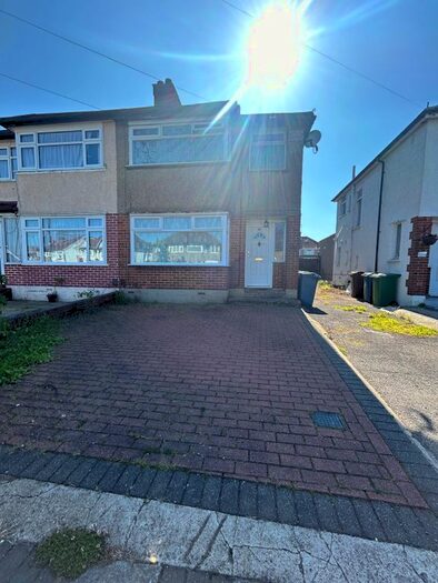 3 Bedroom Semi-Detached House To Rent In Tintern Way, Harrow, HA2