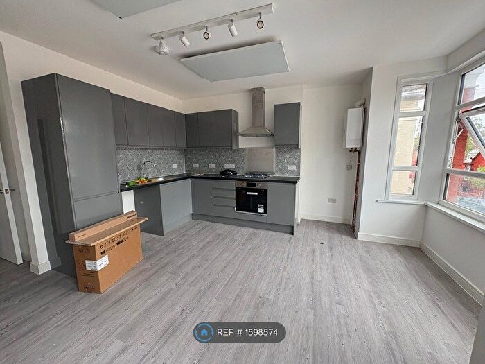 3 Bedroom Flat To Rent In Hawkshead Road, London, NW10