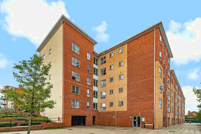 2 Bedroom Apartment To Rent In Moulsford Mews, Reading, RG30