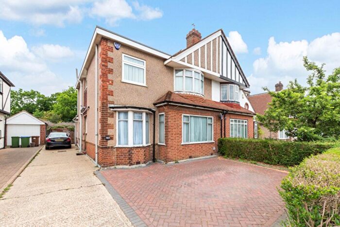 5 Bedroom Semi-Detached House For Sale In Faraday Avenue, Sidcup, DA14