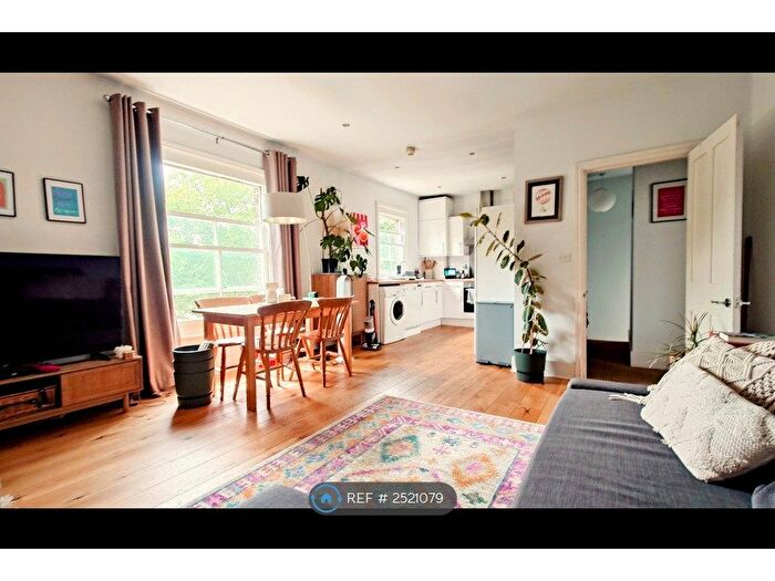 2 Bedroom Flat To Rent In Herne Hill, London, SE24